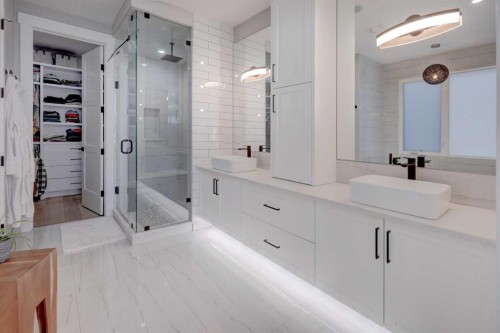 2026 29 Street Sw, Calgary, AB - Indoor Photo Showing Bathroom