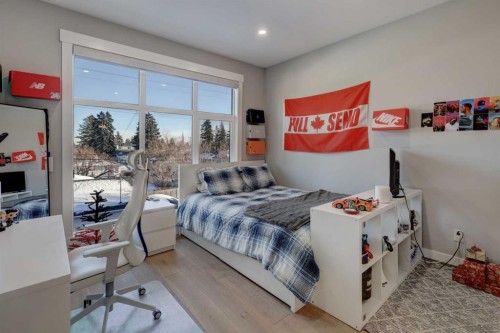 2026 29 Street Sw, Calgary, AB - Indoor Photo Showing Bedroom