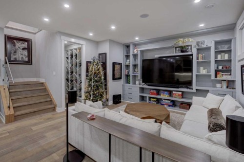 2026 29 Street Sw, Calgary, AB - Indoor