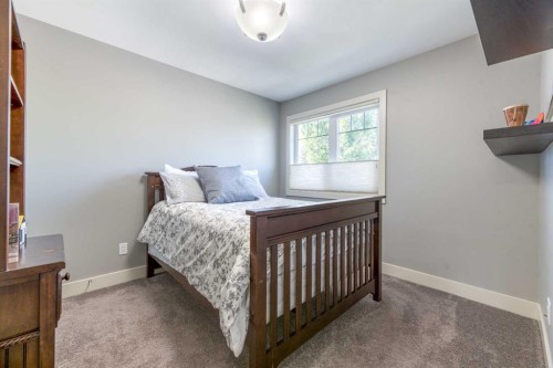 4826 Bowness Road Nw, Calgary, AB - Indoor Photo Showing Bedroom
