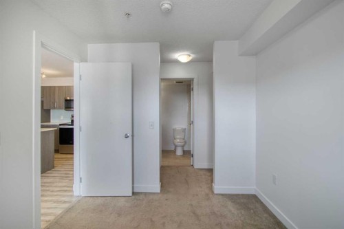 3523-4641 128 Avenue Ne, Calgary, AB - Indoor Photo Showing Other Room