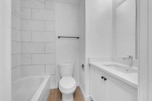 63 Penworth Close Se, Calgary, AB - Indoor Photo Showing Bathroom