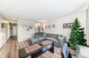 3221 32A Avenue Se, Calgary, AB  - Indoor Photo Showing Living Room 