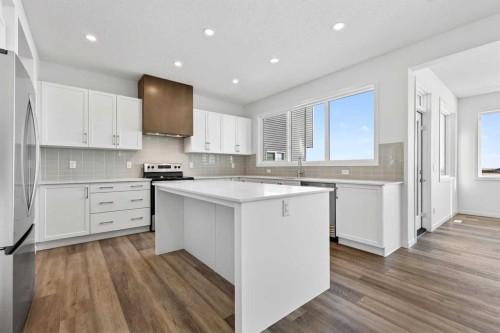 199 Corner Glen Crescent Ne, Calgary, AB - Indoor Photo Showing Kitchen With Upgraded Kitchen