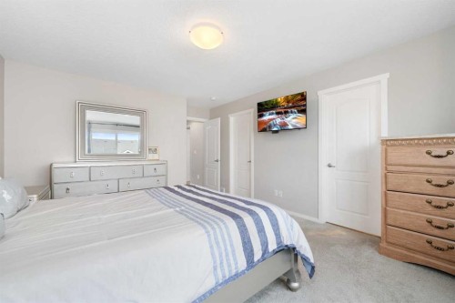 229 Kingsbury Close Se, Airdrie, AB - Indoor Photo Showing Bedroom