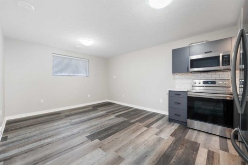 229 Kingsbury Close Se, Airdrie, AB - Indoor