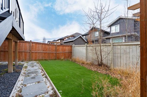 229 Kingsbury Close Se, Airdrie, AB - Outdoor