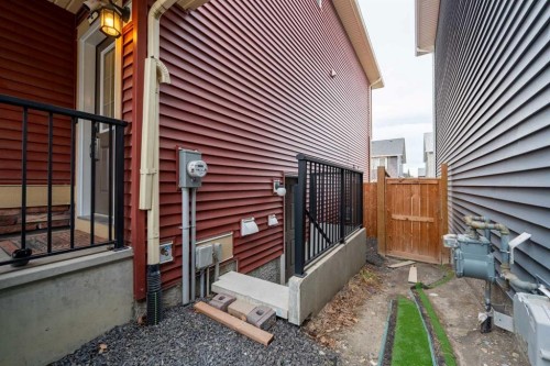 229 Kingsbury Close Se, Airdrie, AB - Outdoor With Exterior