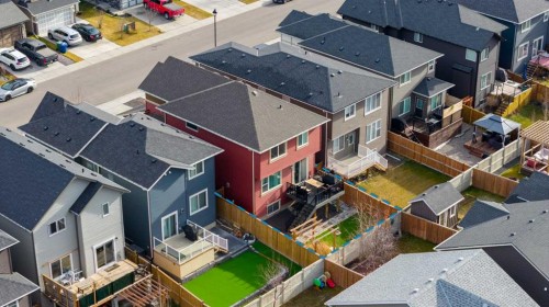 229 Kingsbury Close Se, Airdrie, AB - Outdoor