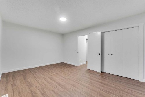 429 Georgian Villas Ne, Calgary, AB - Indoor Photo Showing Other Room