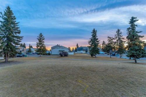 429 Georgian Villas Ne, Calgary, AB - Outdoor With View