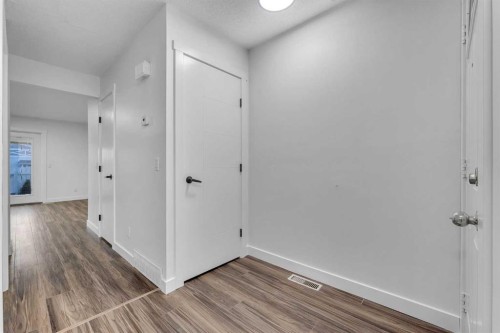 429 Georgian Villas Ne, Calgary, AB - Indoor Photo Showing Other Room