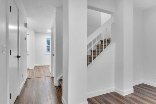 429 Georgian Villas Ne, Calgary, AB - Indoor Photo Showing Other Room