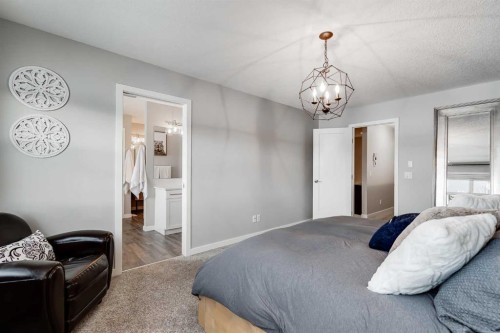 200 Auburn Meadows Crescent Se, Calgary, AB - Indoor Photo Showing Bedroom