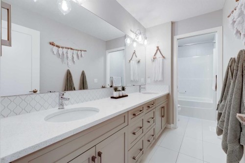 200 Auburn Meadows Crescent Se, Calgary, AB - Indoor Photo Showing Bathroom