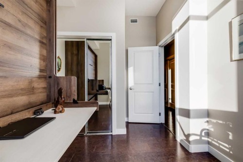 1109-16 Varsity Estates Circle Nw, Calgary, AB - Indoor