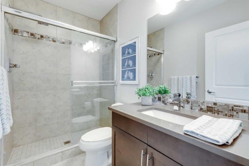 1109-16 Varsity Estates Circle Nw, Calgary, AB - Indoor Photo Showing Bathroom
