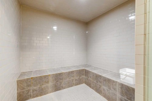 1109-16 Varsity Estates Circle Nw, Calgary, AB - Indoor Photo Showing Bathroom