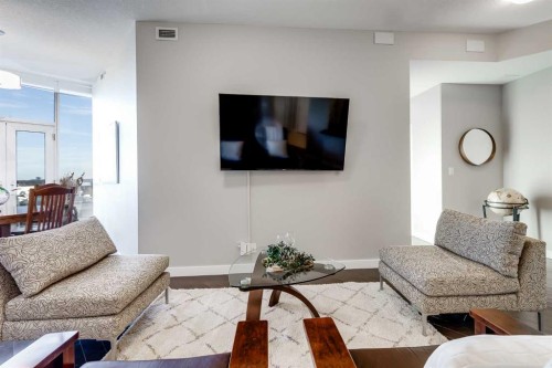 1109-16 Varsity Estates Circle Nw, Calgary, AB - Indoor Photo Showing Living Room