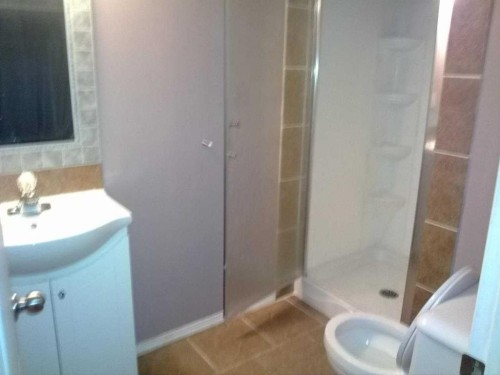 1223 13 Avenue Sw, Calgary, AB - Indoor Photo Showing Bathroom