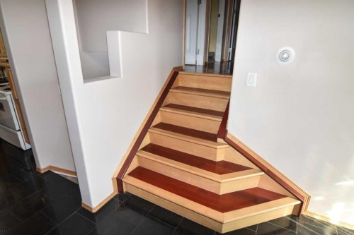 6151 Penworth Road Se, Calgary, AB - Indoor Photo Showing Other Room