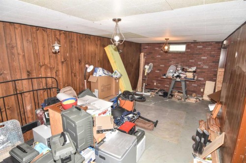 6151 Penworth Road Se, Calgary, AB - Indoor Photo Showing Gym Room