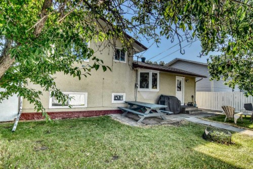 6151 Penworth Road Se, Calgary, AB - Outdoor