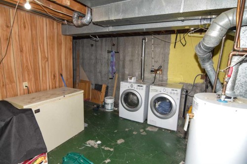 6151 Penworth Road Se, Calgary, AB - Indoor Photo Showing Laundry Room