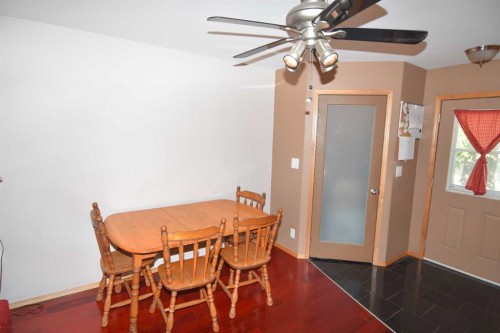 6151 Penworth Road Se, Calgary, AB - Indoor Photo Showing Dining Room