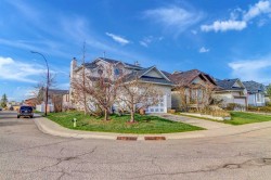 48 Martingrove Way NE Calgary, AB T3J 2T2