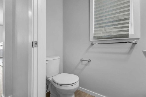 1383 148 Avenue Nw, Calgary, AB - Indoor Photo Showing Bathroom