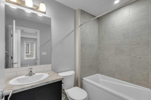1383 148 Avenue Nw, Calgary, AB - Indoor Photo Showing Bathroom