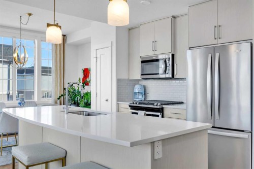 210-38 Quarry Gate Se, Calgary, AB 