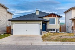 8 Canoe Circle SW Airdrie, AB T4B 2L7