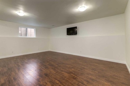 8 Canoe Circle Sw, Airdrie, AB - Indoor Photo Showing Other Room