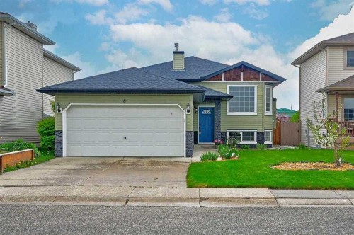 8 Canoe Circle Sw, Airdrie, AB - Outdoor