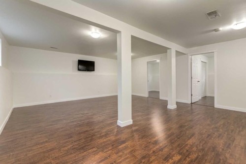 8 Canoe Circle Sw, Airdrie, AB - Indoor Photo Showing Other Room