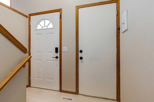 8 Canoe Circle Sw, Airdrie, AB - Indoor Photo Showing Other Room