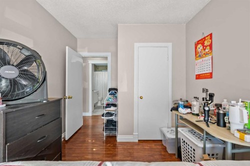 2220 38 Street Sw, Calgary, AB - Indoor