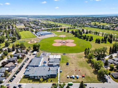 2220 38 Street Sw, Calgary, AB - Outdoor With View