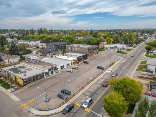 2220 38 Street Sw, Calgary, AB - Outdoor With View