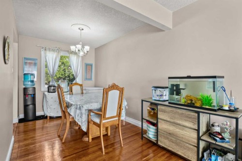 2220 38 Street Sw, Calgary, AB - Indoor Photo Showing Dining Room