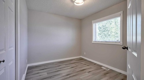 78 Athabasca Crescent, Crossfield, AB - Indoor Photo Showing Other Room