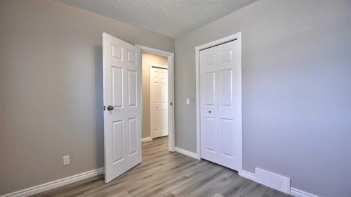 78 Athabasca Crescent, Crossfield, AB - Indoor Photo Showing Other Room