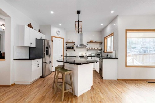 13 Bow Ridge Link, Cochrane, AB - Indoor Photo Showing Kitchen