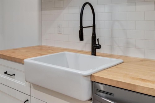 13 Bow Ridge Link, Cochrane, AB - Indoor Photo Showing Kitchen