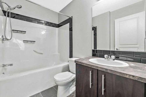 1305-2445 Kingsland Road Se, Airdrie, AB - Indoor Photo Showing Bathroom