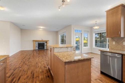 139 Coopers Hill Sw, Airdrie, AB - Indoor Photo Showing Kitchen
