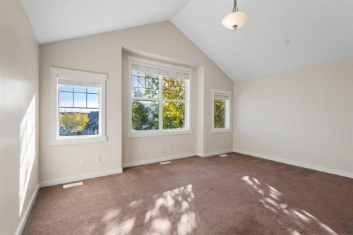 139 Coopers Hill Sw, Airdrie, AB - Indoor Photo Showing Other Room