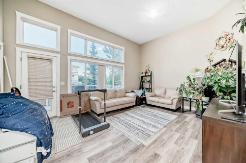 14 Dover Mews Se, Calgary, AB - Indoor Photo Showing Other Room